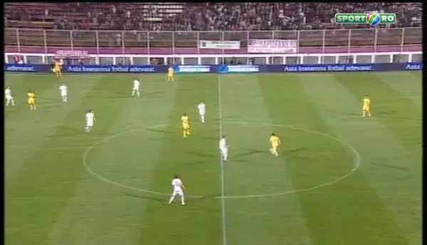 MOMENT HORROR in Giulesti! Fetele au INGHETAT in tribuna! Papp i-a spart capul lui Wesley! VIDEO SOCANT