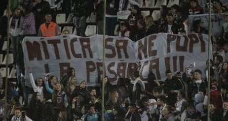 A fost un mesaj INTELIGENT, plin de ironie :) Reactia oficialilor de la Rapid cand au aflat ca risca sa joace meciul cu Steaua fara spectatori: