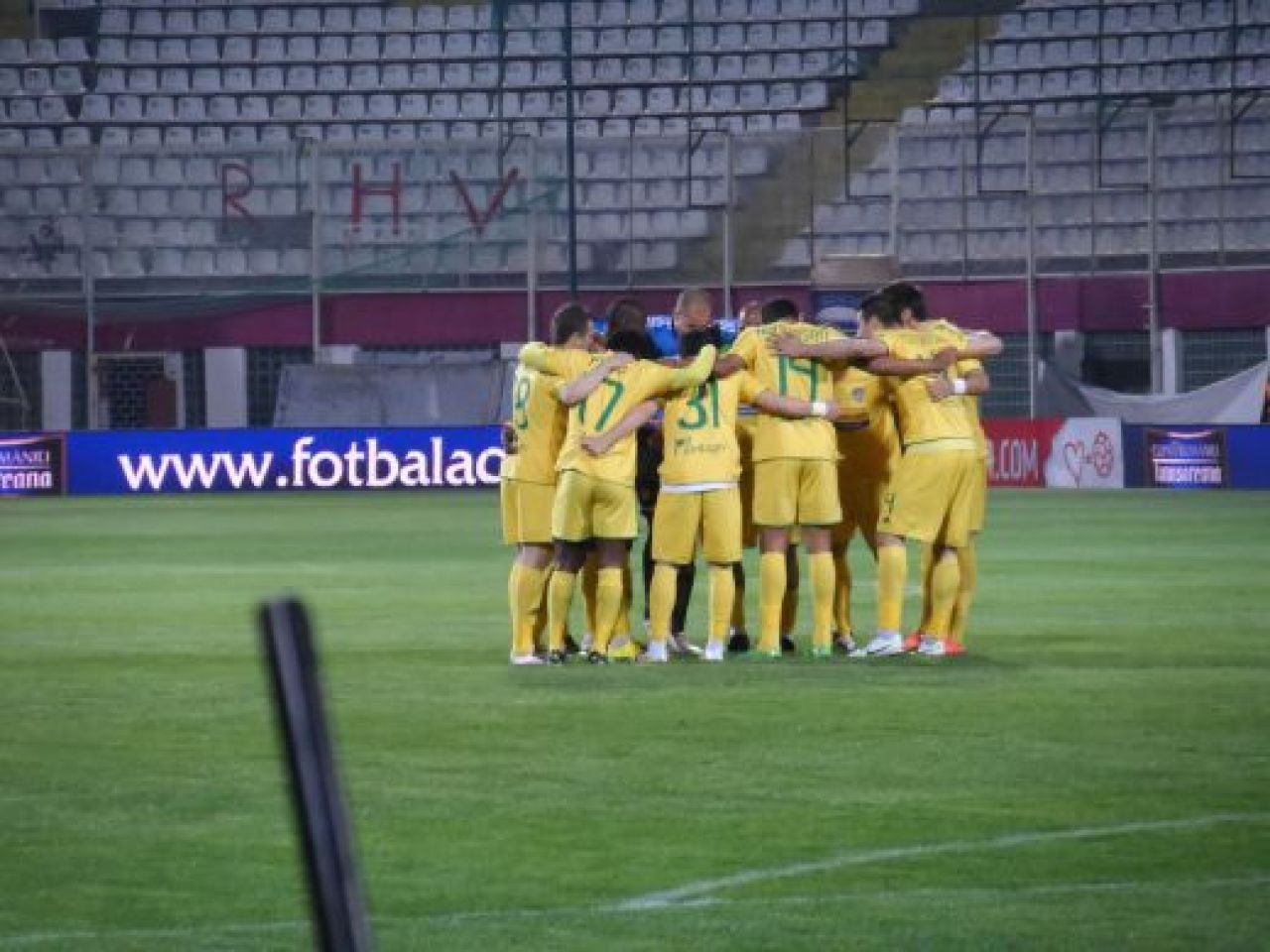 Samsung si Sport.ro au ales finalistii, voi votati castigatorul care merge la supermeciul de pe 9 mai, pe National Arena!_1