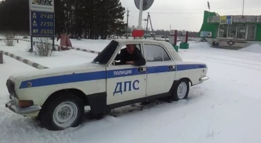 Cea mai tare TEAPA! Politia din Rusia lupta cu sofeii vitezomani fara radar si fara oameni! Vezi ce masina au construit: