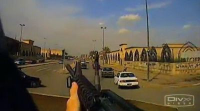 VIDEO SOCANT: Cum se distreaza soldatii americani? Trag in tot ce misca, dau peste femei cu masina si distrug tot!