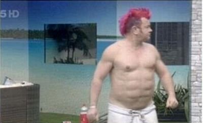 Cum ai un abdomen PERFECT in doar o zi! Vezi cum faci sa iti apara patratelele pana seara! Pe bune! SUPER FOTO
