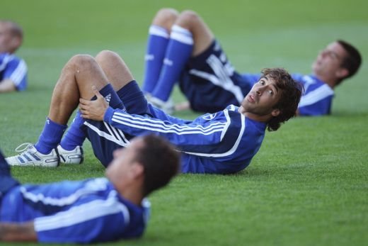 Asta era tradarea MILENIULUI la Madrid: Raul la BARCELONA! Oferta IMPOSIBILA care putea lovi mortal in istoria lui Real