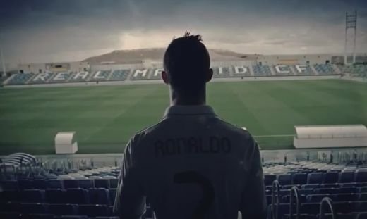 VIDEO! Jocul care incearca sa INGROAPE seria FIFA! Primul filmulet de prezentare de la PES 2013 cu Cristiano Ronaldo: