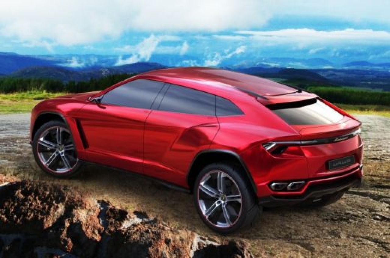 FOTO Primele imagini cu SUV-ul TURBAT pregatit de Lamborghini! Cum arata bijuteria de 600 de cai!_3