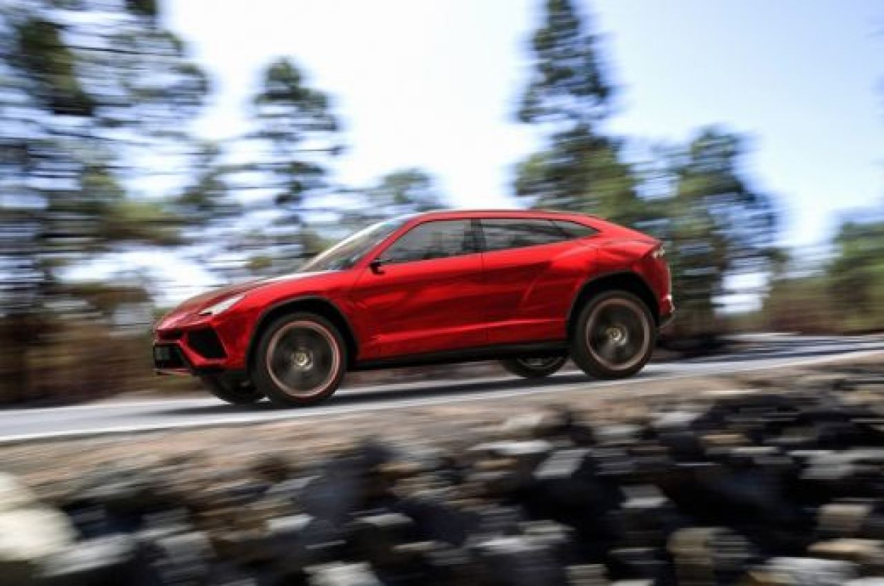 FOTO Primele imagini cu SUV-ul TURBAT pregatit de Lamborghini! Cum arata bijuteria de 600 de cai!_5