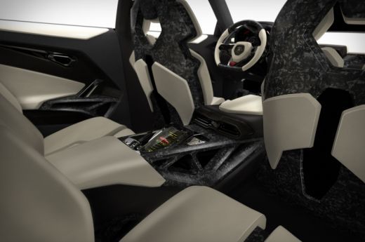 FOTO Primele imagini cu SUV-ul TURBAT pregatit de Lamborghini! Cum arata bijuteria de 600 de cai!_9