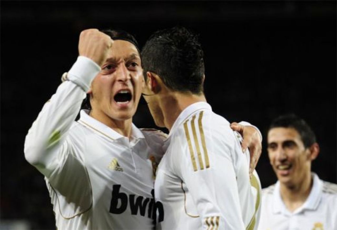Real, 99% campioana, TIKI...TACE :) Ronaldo o executa pe Barca, Messi nu a existat: Barcelona 1-2 Real Madrid! VIDEO_9