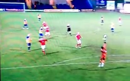 Nu se poate asa ceva! :) Milionarii din Premier League au ramas INTERZISI la faza asta: un portar a dat gol cu un sut FABULOS! VIDEO
