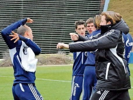 Inca o BATAIE in Germania intre colegi de echipa! Dupa Ribery si Robben, a venit randul lui Huntelaar! SCANDALUL care a avut loc sub ochii lui Marica:_5