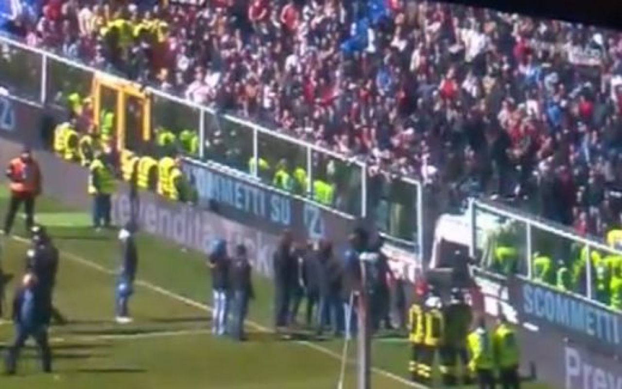 HAOS la un meci din Serie A! Fanii au intrat pe teren, meciul suspendat! UMILINTA pe care nu au putut sa o suporte:_1