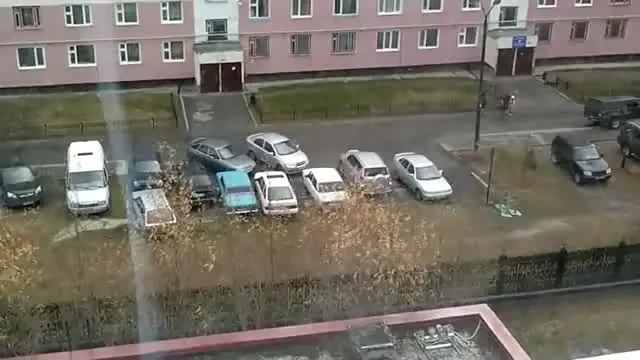 VIDEO HALUCINANT! Cum iti scoti masina din parcare daca te blocheaza cineva! La asta nu te asteptai!