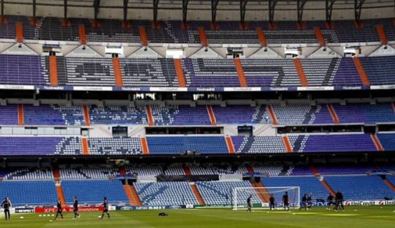 Coregrafie INCREDIBILA pe Bernabeu! 80.011 de cartoane pentru un SFANT! Fiecare pancarta are o poveste! Europa a inghetat in minutul 7: FOTO_2