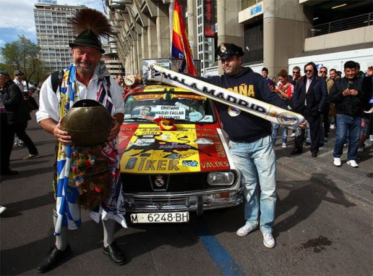 Coregrafie INCREDIBILA pe Bernabeu! 80.011 de cartoane pentru un SFANT! Fiecare pancarta are o poveste! Europa a inghetat in minutul 7: FOTO_4