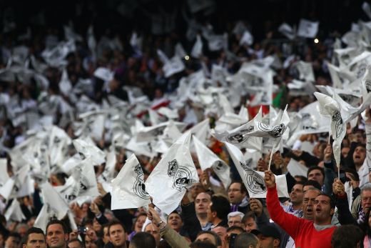 Coregrafie INCREDIBILA pe Bernabeu! 80.011 de cartoane pentru un SFANT! Fiecare pancarta are o poveste! Europa a inghetat in minutul 7: FOTO_6
