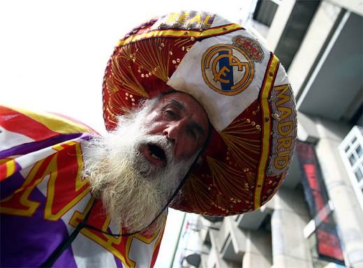 Coregrafie INCREDIBILA pe Bernabeu! 80.011 de cartoane pentru un SFANT! Fiecare pancarta are o poveste! Europa a inghetat in minutul 7: FOTO_7