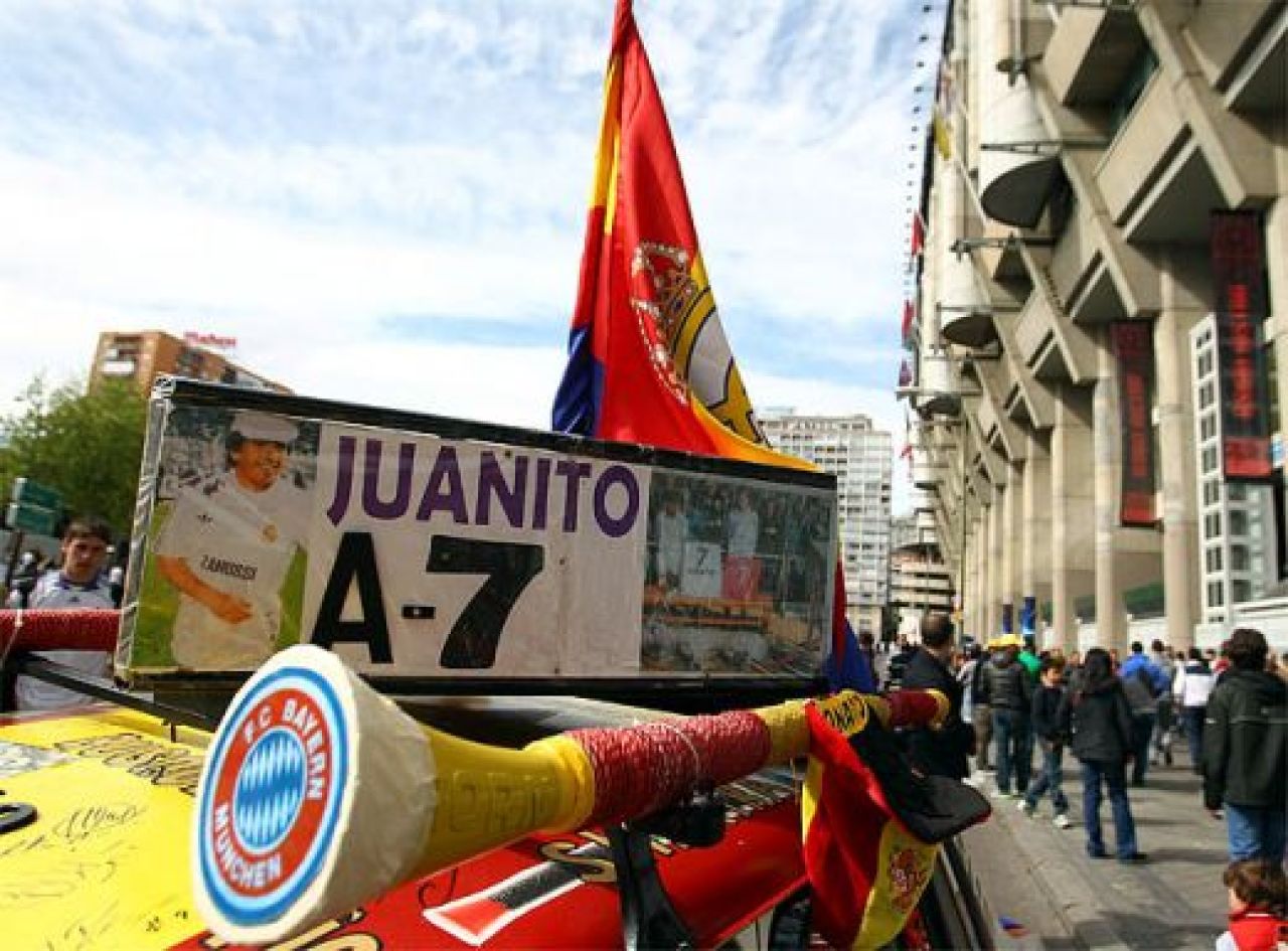 Coregrafie INCREDIBILA pe Bernabeu! 80.011 de cartoane pentru un SFANT! Fiecare pancarta are o poveste! Europa a inghetat in minutul 7: FOTO_11