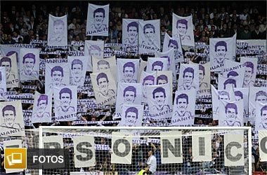 Coregrafie INCREDIBILA pe Bernabeu! 80.011 de cartoane pentru un SFANT! Fiecare pancarta are o poveste! Europa a inghetat in minutul 7: FOTO_16