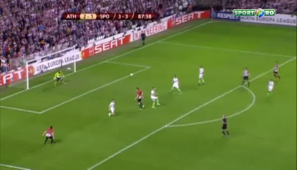 Pasa lunga a lui Javi Martinez pentru Ibai Gomez, atacantul se descurca excelent, intoarce un adversar si trimite perfect in fata portii pentru golul lui Llorente!