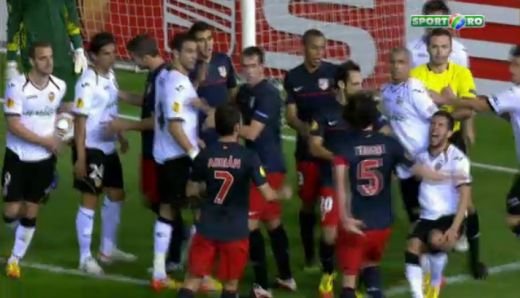 VIDEO: Capitanul lui Atletico Madrid rateaza finala de la Bucuresti! Faza NEBUNA care s-a terminat cu o bataie: