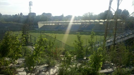 Parcul cu bastani! Stadionul Cotroceni e mancat de rugina si serpi, nocturna 
