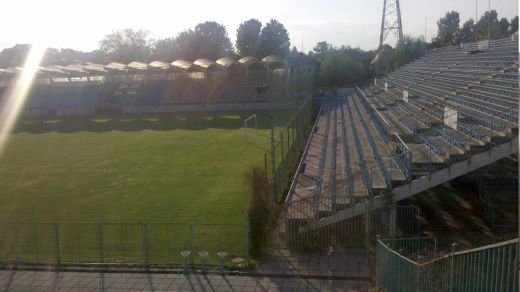 Parcul cu bastani! Stadionul Cotroceni e mancat de rugina si serpi, nocturna 