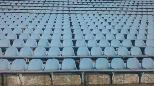 Parcul cu bastani! Stadionul Cotroceni e mancat de rugina si serpi, nocturna 