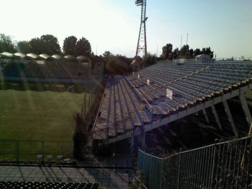 Parcul cu bastani! Stadionul Cotroceni e mancat de rugina si serpi, nocturna 