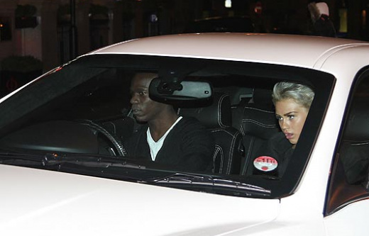 ASTA le intrece pe toate! Amanta lui Balotelli dezvaluie secretul INCREDIBIL al acestuia! Ii va fi rusine sa mai calce in vestiar la City:_2