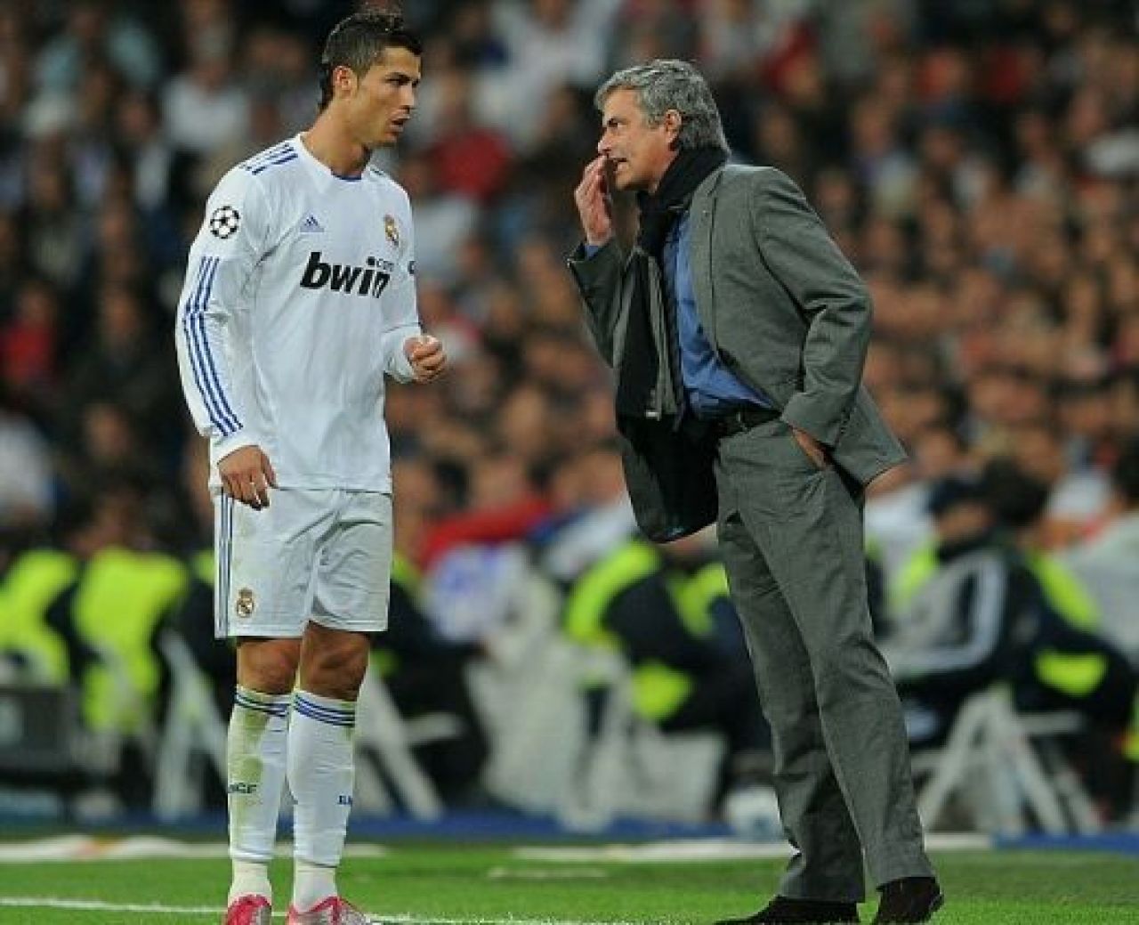 Real 3-0 Sevilla! Dubla Benzema! Ronaldo, aproape de recordul lui Dudu Georgescu! Real e CAMPIOANA Spaniei pana diseara!_2