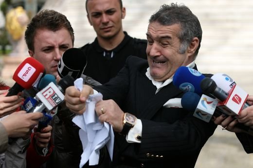 Gigi aplica schema Parvulescu ? Cum se poate trezi un jucator la Steaua desi nimeni nu-l vrea!