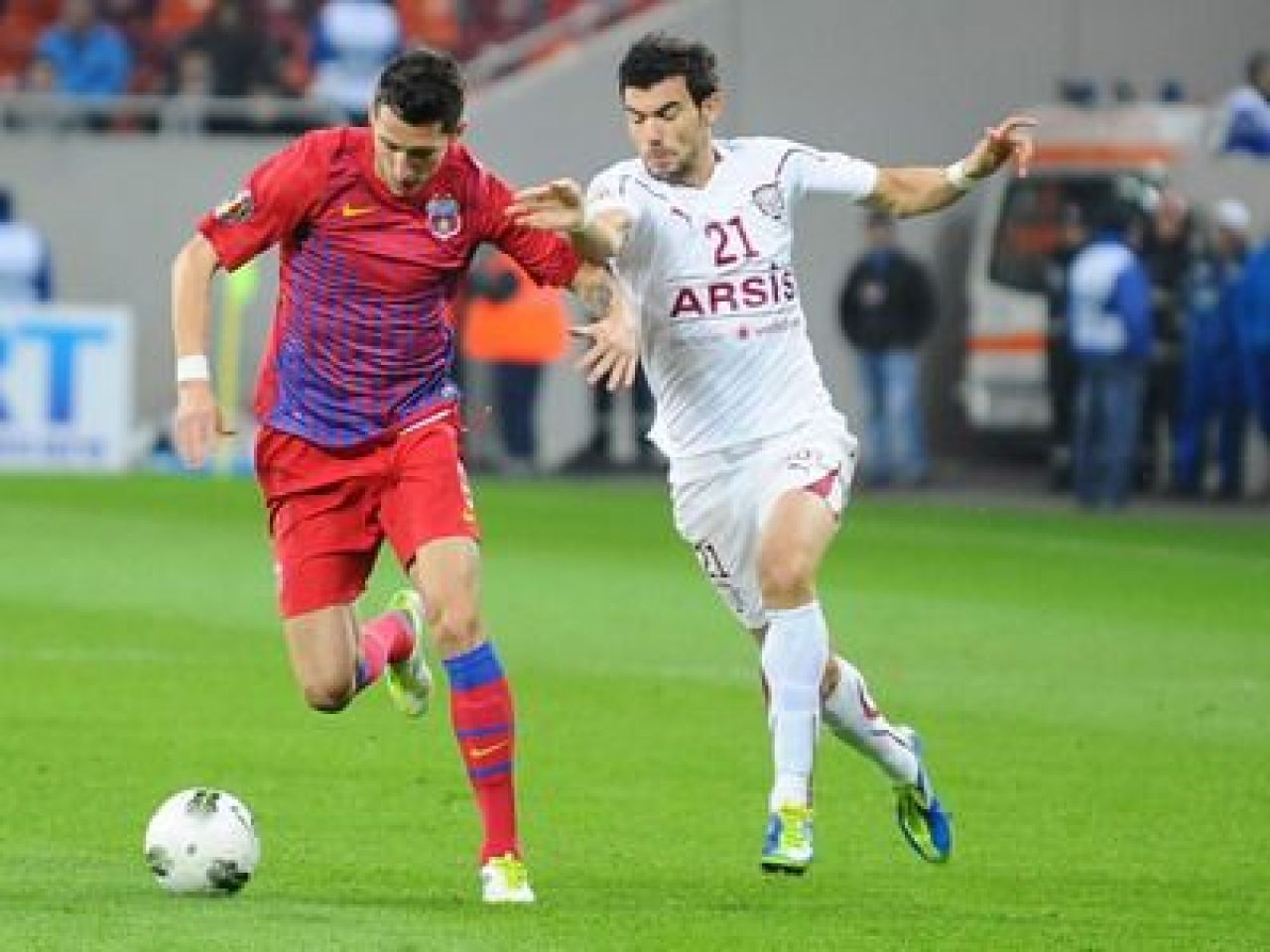 Play Derby: ERROR! Capitanii si-au ingropat echipele intr-un derby al marilor greseli! Vezi aici toate fazele din Rapid 1-1 Steaua:_1
