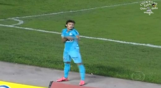 SENZATIONALUL Neymar e de neoprit in Brazilia! VIDEO: Vezi hattrick-ul superb si BOMBA cu care i-a dat mainile peste cap portarului: