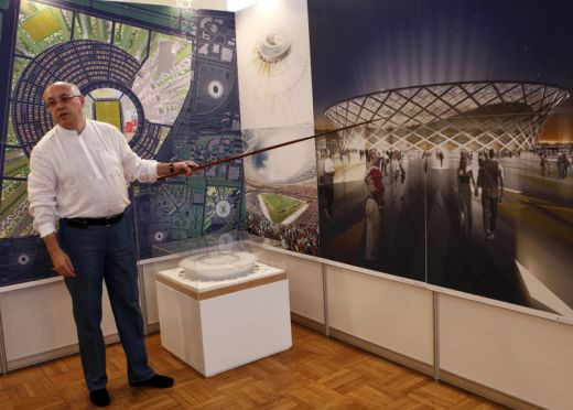 VIDEO GENIAL! Dan Petrescu se pregateste sa devina un ZEU pe unul dintre cele mai frumoase stadioane din Europa!