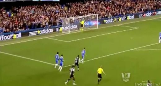 VIDEO: NU ai mai vazut de mult asa ceva! Presa din Anglia scrie ca este GOLUL SEZONULUI! Fanii lui Chelsea au turbat!