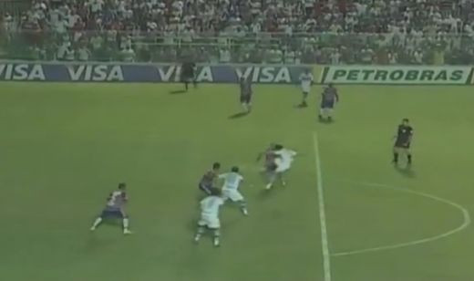VIDEO: Che GOLAZO! Executia din Karate Kid, repetata intr-un meci! Vezi golul senzational al unui jucator de la echipa care l-a inventat pe Ronaldinho: