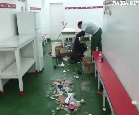 VIDEO: Vestiarul Realului arata ca VAMA VECHE! Imagini nebune cu ce a mai ramas dupa petrecerea de titlu