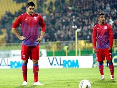 Steaua inca mai spera la TITLU! Nikolic, erou pentru stelisti! Hamutovski, meci fabulos la revenirea in Ghencea! Vezi fazele din Steaua 2-1 Petrolul