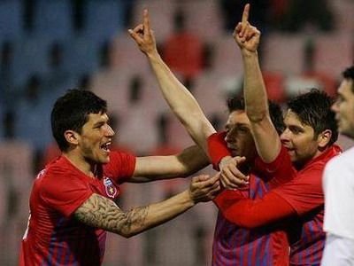 Steaua inca mai spera la TITLU! Nikolic, erou pentru stelisti! Hamutovski, meci fabulos la revenirea in Ghencea! Vezi fazele din Steaua 2-1 Petrolul_2