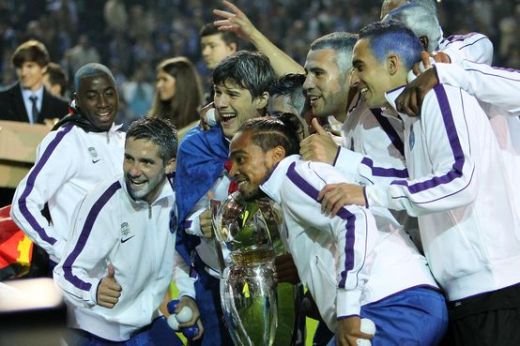 VIDEO Sapunaru a petrecut ca nationala in 98! Cifrele AMETITOARE in Portugalia: 10 trofee cu Porto! Transmite-i un mesaj: