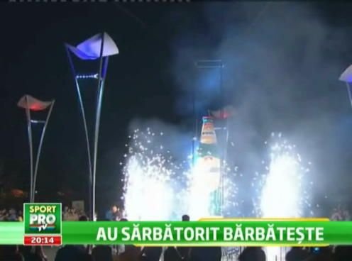 VIDEO Rica Raducanu si Ciprian Sora au dat lectii la Ziua Barbatului! Ce ordine au primit femeile in Cartea Galbena!