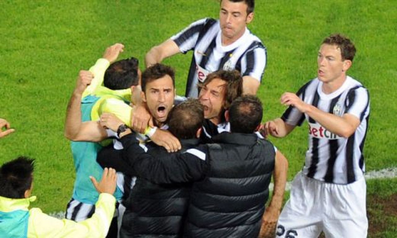 JUVE CAMPIOANA Italiei dupa 9 ani! Cagliari 0-2 Juventus; Inter 4-2 Milan! Maicon a dat un gol SENZATIONAL_4