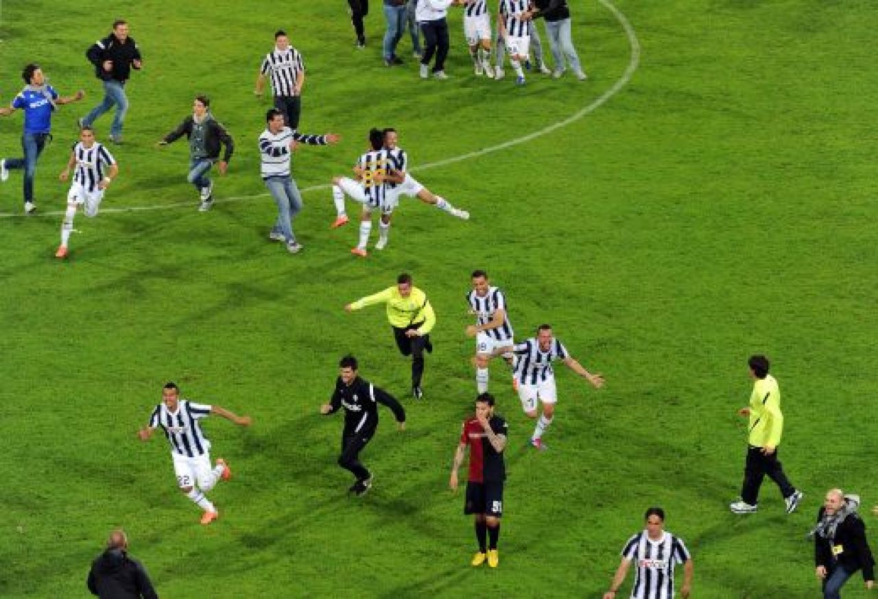 JUVE CAMPIOANA Italiei dupa 9 ani! Cagliari 0-2 Juventus; Inter 4-2 Milan! Maicon a dat un gol SENZATIONAL_9