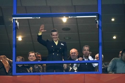 Un jucator, DISTRUS de Gigi: Mai bine dadeam foc la bani decat sa-l iau! Reactia dementiala dupa ratarea lui Tatu: Omul uraste sa marcheze, e anti-gol :)