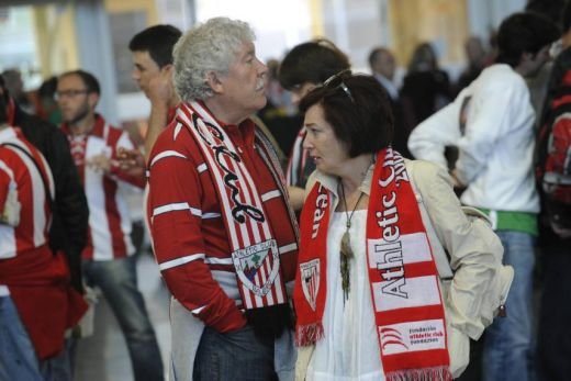 FOTO: Imaginile disperarii! Suporterii basci sunt BLOCATI pe aeroportul din Bilbao! Otopeni, trafic RECORD! Ce zic sefii aeroportului:_12