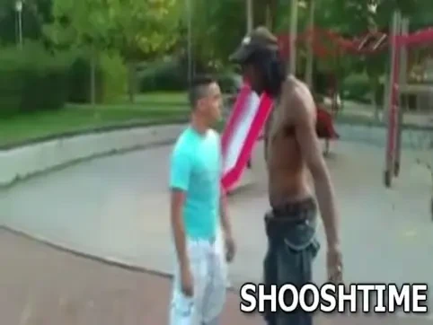 Dovada ca MARIMEA nu conteaza! Era cu cu cap mai mai mare dar si-a luat o umilinta RARA: KO dintr-o singur pumn!