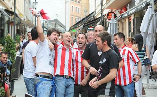 BOMBA la Bucuresti! Ultrasii lui Atletico au venit la finala! Sunt de 100 de ori mai periculosi decat aia de la Steaua, Dinamo si Rapid!
