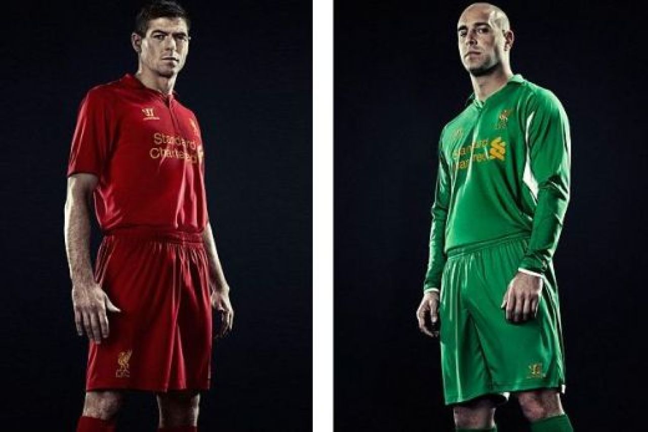 FOTO: Liverpool vrea sa redevina un GIGANT! Site-ul clubului a picat dupa lansarea noului echipament! Cum arata tricoul care va ajunge la 1 milion de oameni:_8