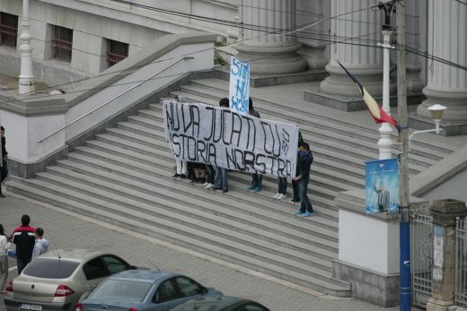 SANGE pentru Sandu si Dragomir dupa disparitia Craiovei! Imagine SOCANTA in ziarul lui Mititelu!_2