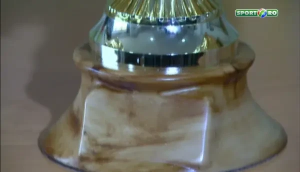 CFR, Steaua si Vaslui sunt in razboi pentru copia Cupei Mondiale! SUPER VIDEO: Asa arata noul trofeu al Ligii I